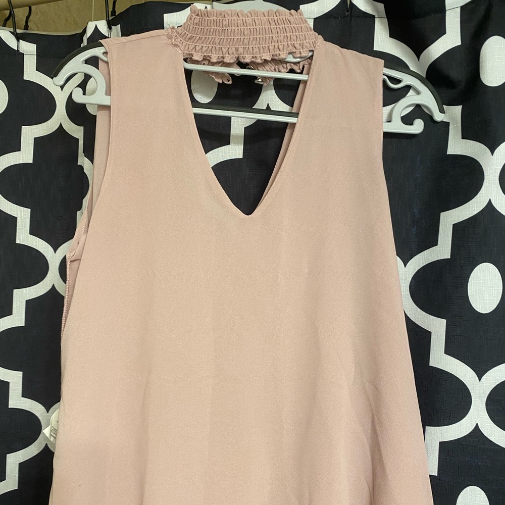 V-Neck Shirt with Built in Scrunchie Choker